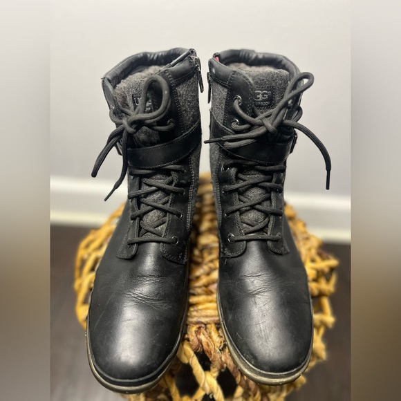 UGG Women's Kesey Waterproof Leather & Textile Wool Lined Boots Black Size 9.5 - Picture 1 of 11